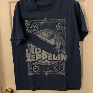 Led Zeppelin T-shirt. L